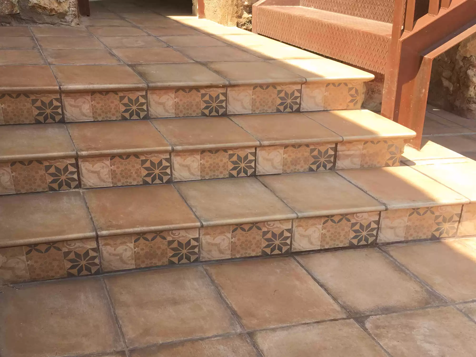 Alhamar SALMON Exagres 330*330*12 мм, клинкерная ступень флорентинер- с капиносом, противоскользящая