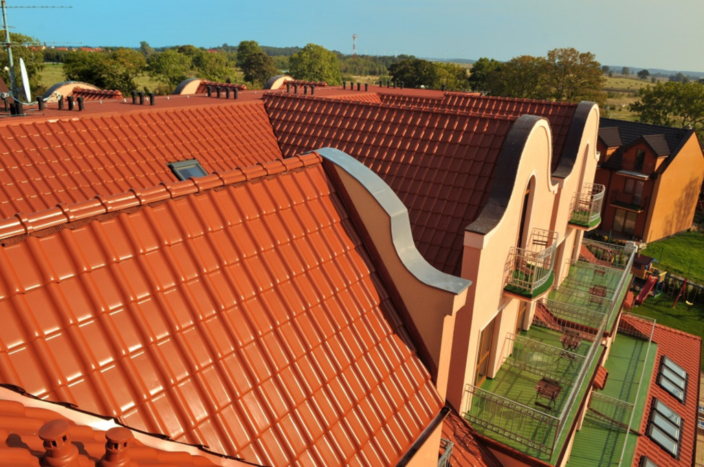 Керамическая черепица рядовая Roben MONZAplus медный красно-коричневый ангоб