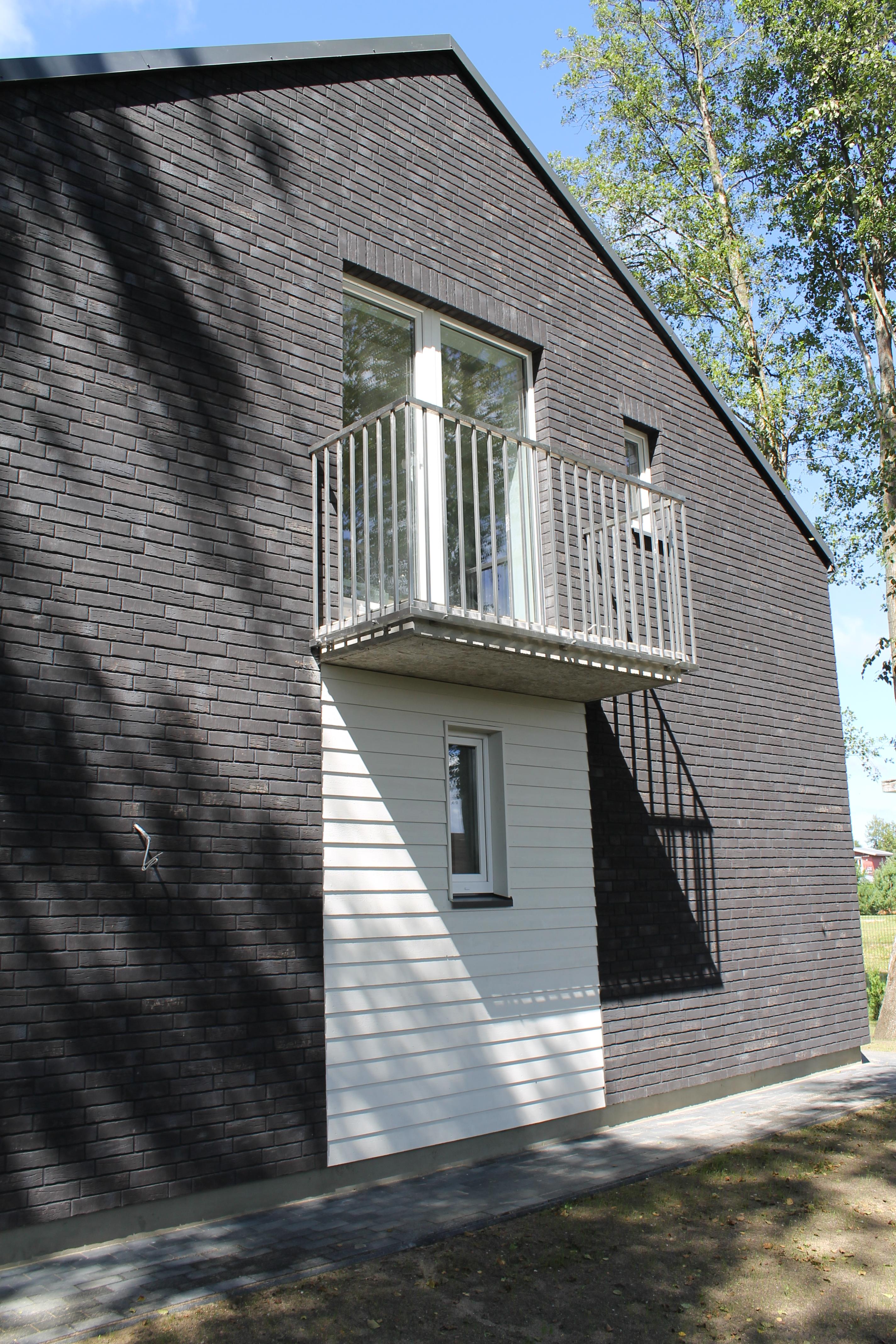 Клинкерная фасадная плитка облицовочная под кирпич Stroeher (Штроер) Steinlinge 376 platinschwarz рельефная NF14, 240*71*14 мм