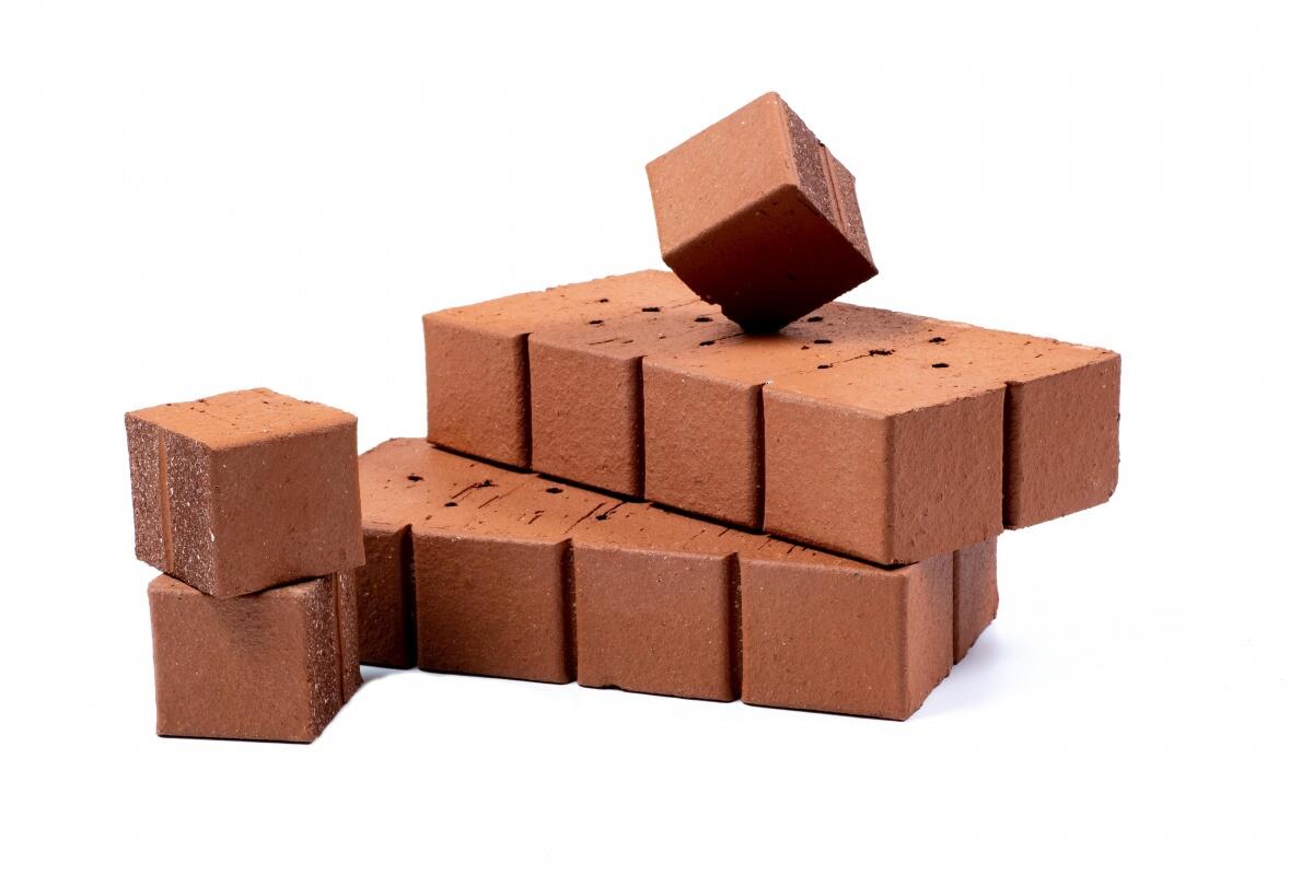 Красная тротуарная плитка/брусчатка клинкерная , мозаика с фаской (делится на 8 частей 60х60х52) 240*120*52 мм, пятый элемент