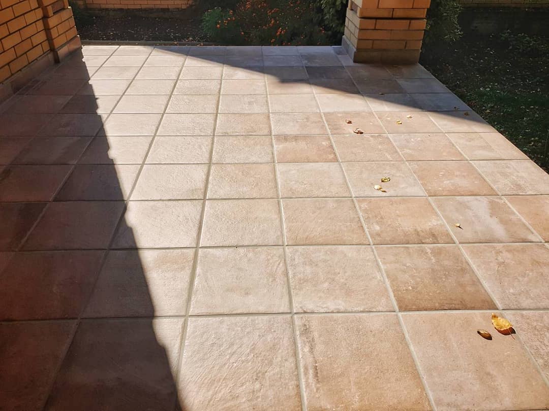 Scandiano Ochra ступень флорентинер противоскользящая с капиносом, охровая 330x300x11 мм