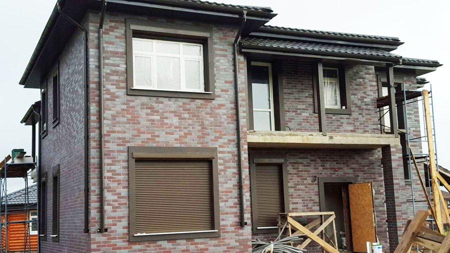 Клинкерная фасадная плитка облицовочная под кирпич Stroeher (Штроер) Keravette Chromatic 325 achatblue flashed гладкая NF11, 240*71*11 мм