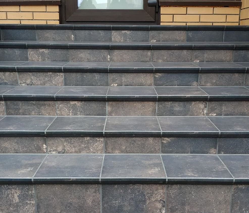 Клинкерная ступень флорентинер Scandiano Brown противоскользящая с капиносом, коричневый 330x300x11 мм