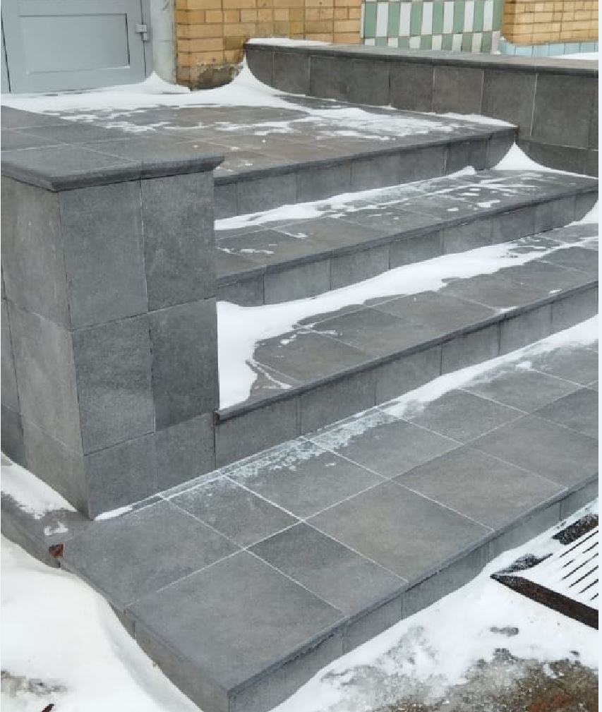 Mattone Sabbia Grafit ступень угловая флорентинер противоскользящая с капиносом 330x330x11 мм