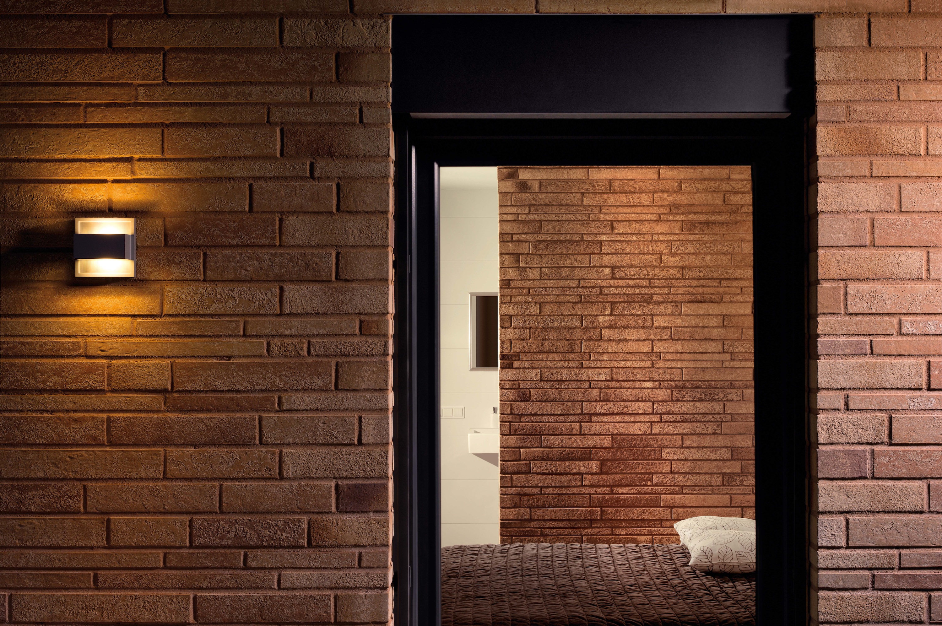 Клинкерная фасадная плитка облицовочная под кирпич Stroeher (Штроер) Zeitlos 355 sandschmelz рельефная, 400*35*14 мм