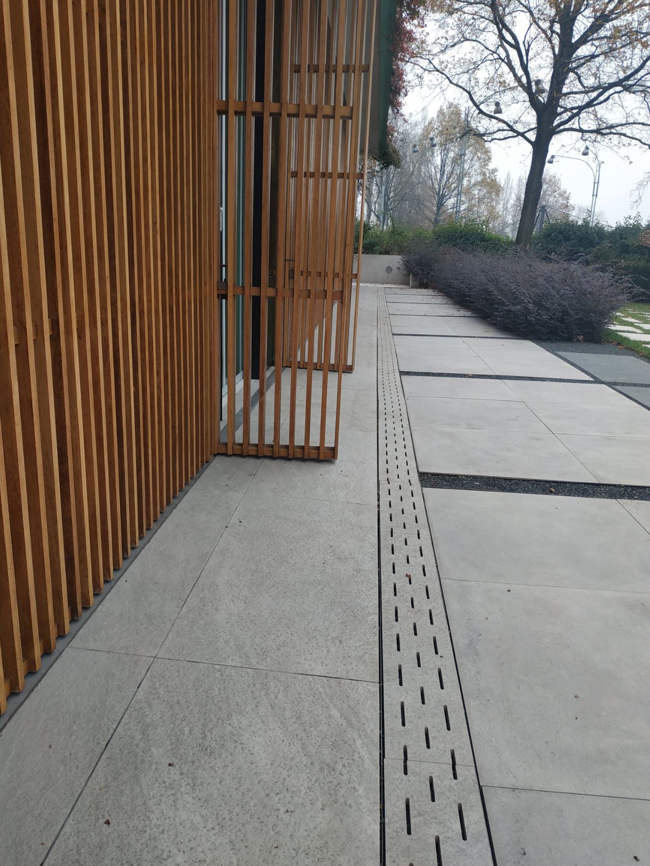 Тротуарная плитка Коричневая. Landstone Brown Lastra 20mm  ( Лэндстоун Браун Ластра ) 600х600х20мм