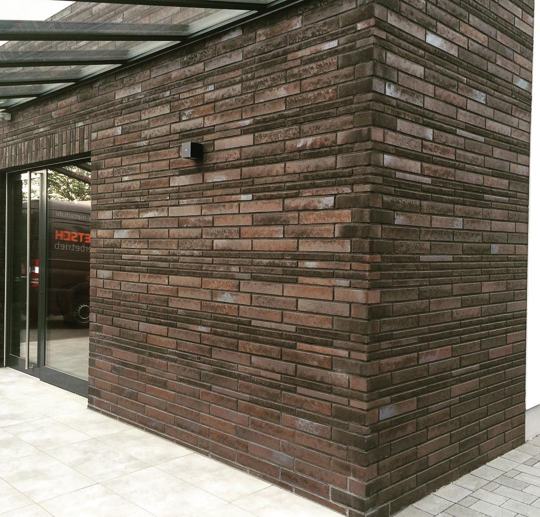 Клинкерная фасадная плитка облицовочная под кирпич Stroeher (Штроер) Zeitlos 359 kohlenglanz рельефная, 400*71*14 мм