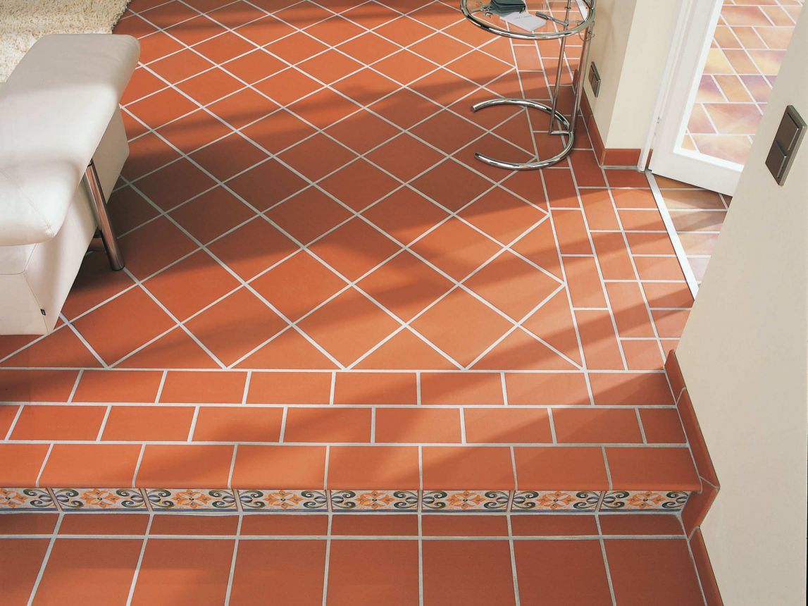 Клинкерная ступень флорентинер противоскользящая плитка Stroeher KERAPLATTE TERRA 215 patrician red 340*240*12 мм