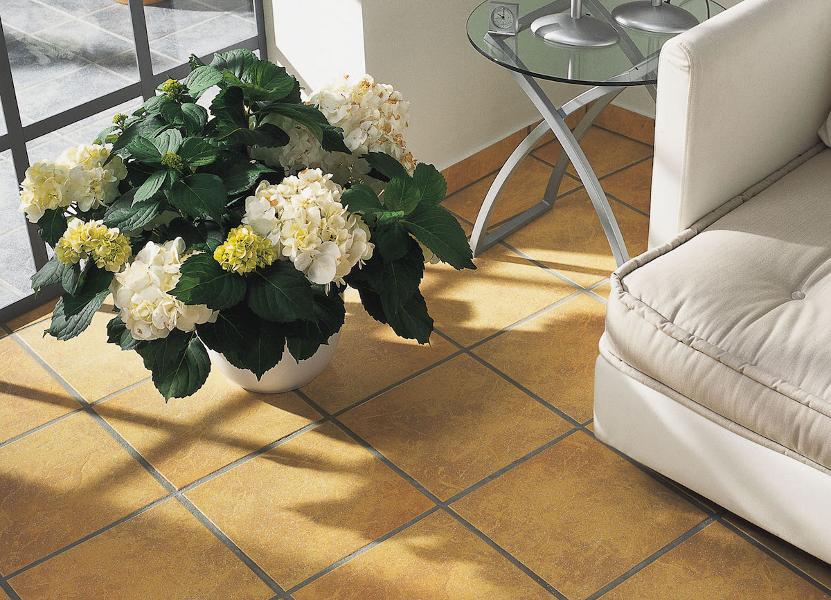 Клинкерная Плитка напольная противоскользящая Stroeher KERAPLATTE ROCCIA 834 giallo 240*240*10 мм