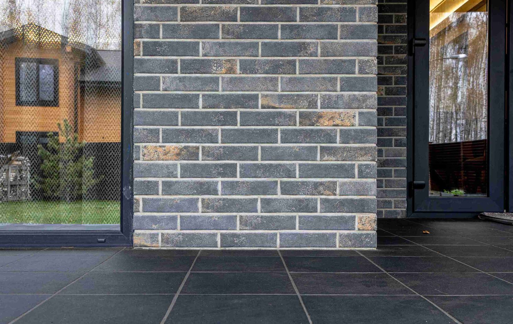 Фасад в серых тонах: современный минимализм