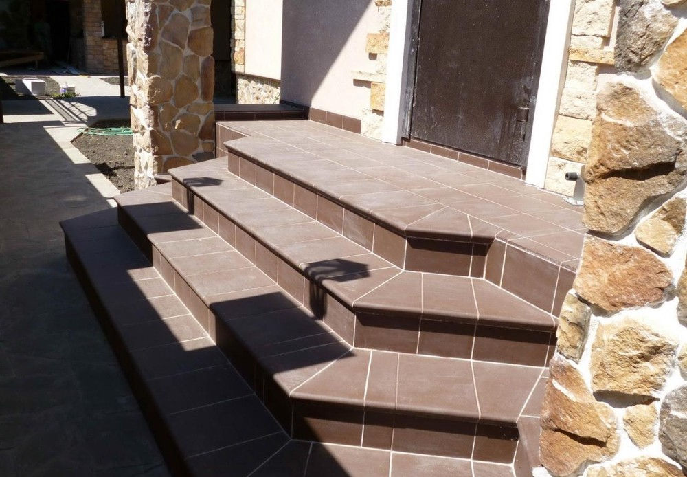 Клинкерная ступень флорентинер противоскользящая плитка Stroeher KERAPLATTE TERRA 210 brown 340*240*12 мм