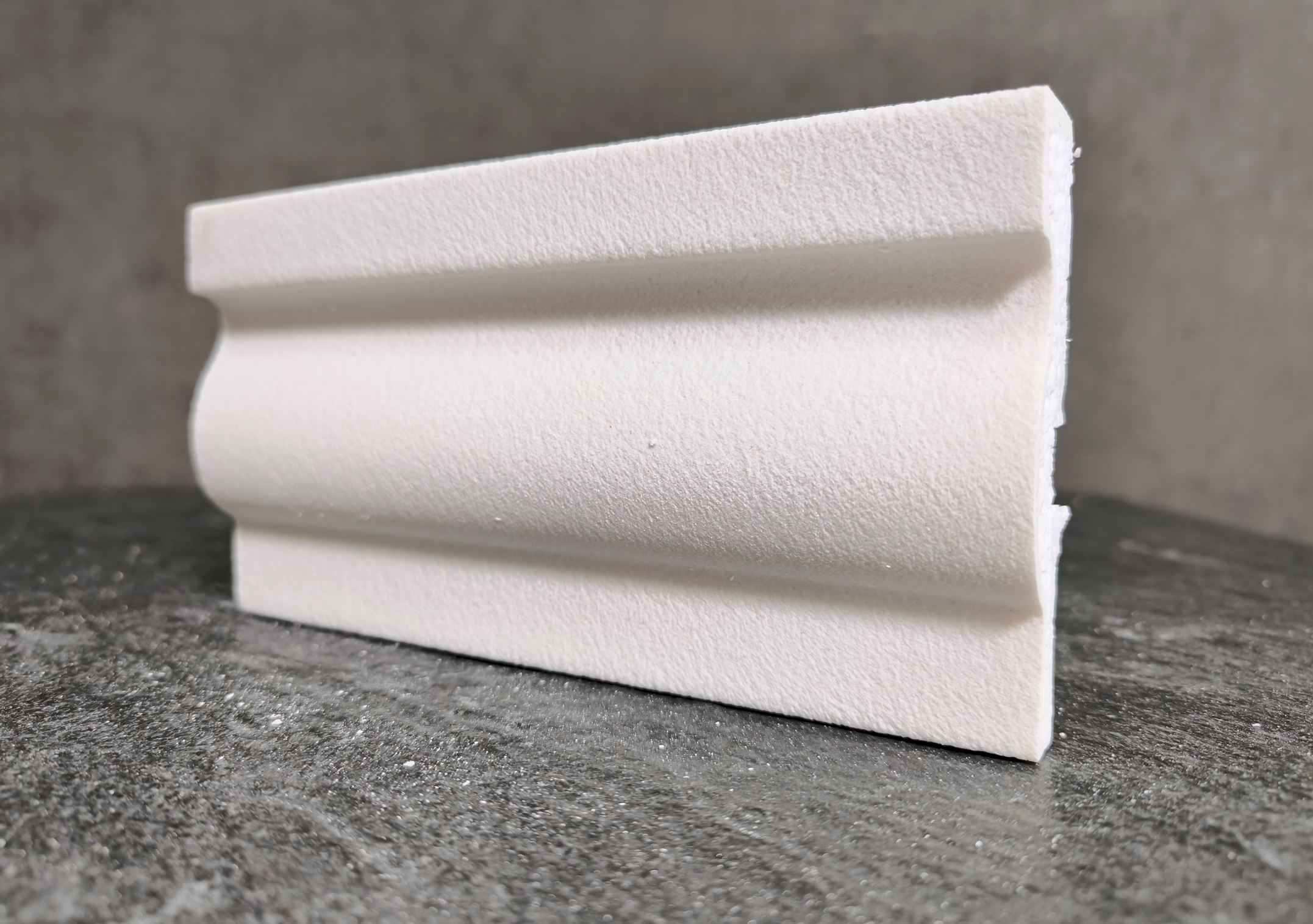 Молдинг для фасада - лепнина, декор из пенополистирола МВ-100/1 (МС-107) 100*25*2000 мм