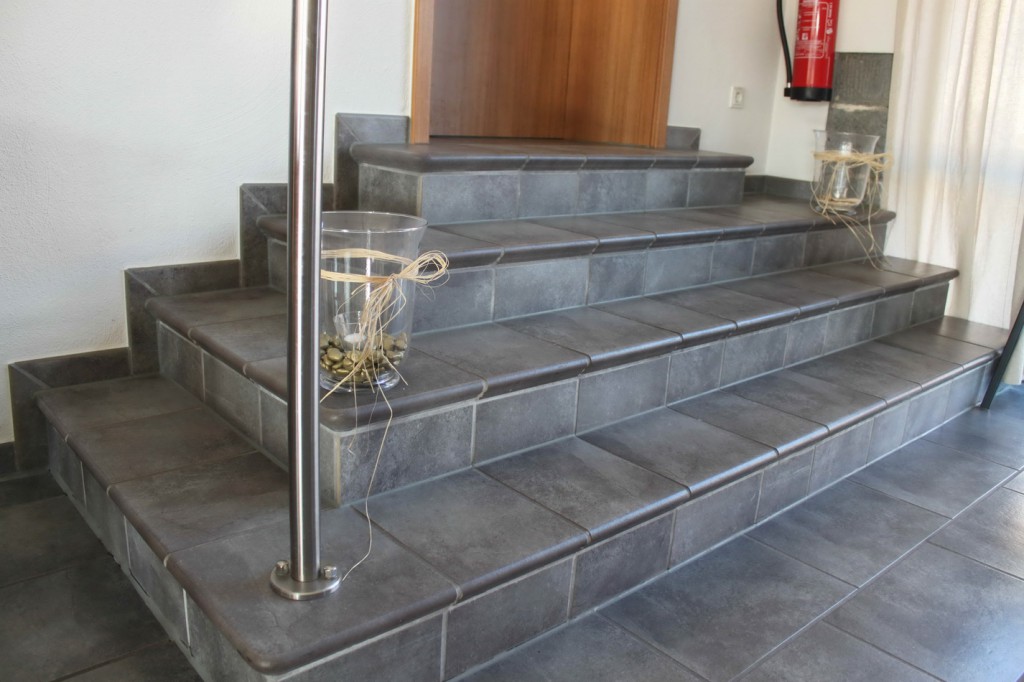 Клинкерная ступень флорентинер противоскользящая плитка EURAMIC CAVAR 543 fosco 340*294*10 мм