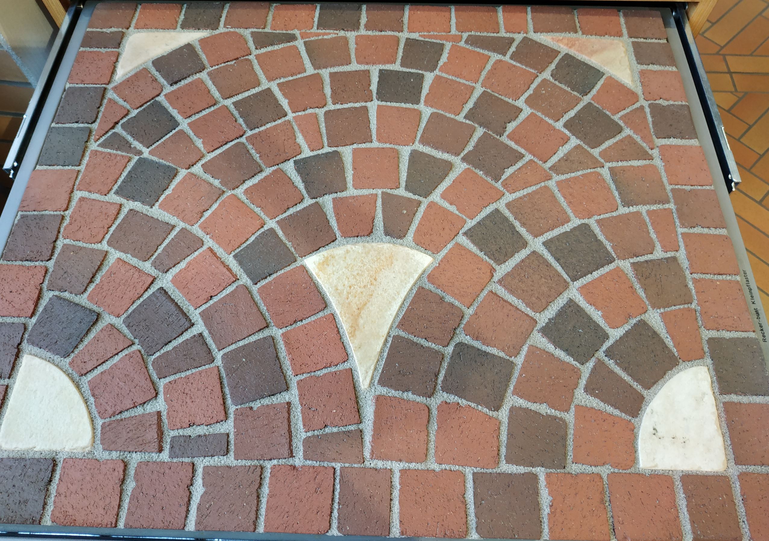 Тротуарная плитка / брусчатка Клинкерная ABC Recker-bunt (Реккер-бунт), делится на 8 частей 240*118/60*60*52 мм