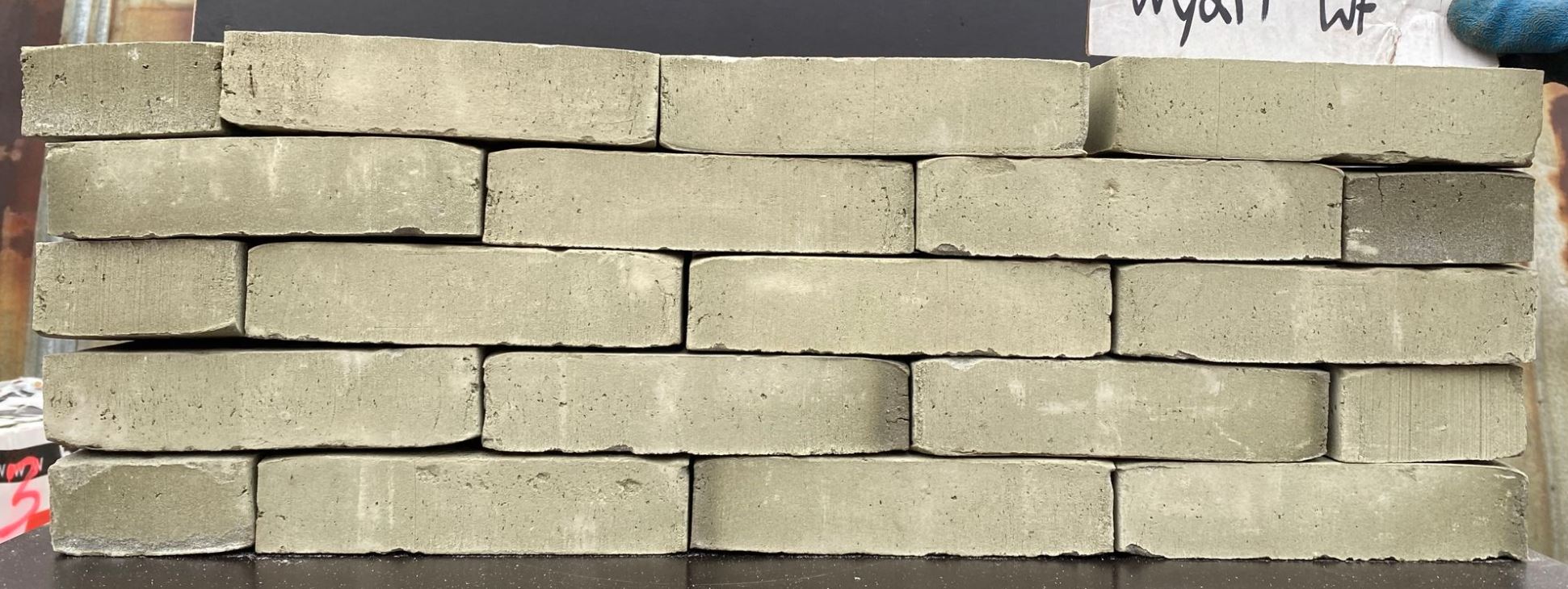 WYATT (KALAHARI) DF 215х102х66 мм, Кирпич ручной формовки Engels baksteen