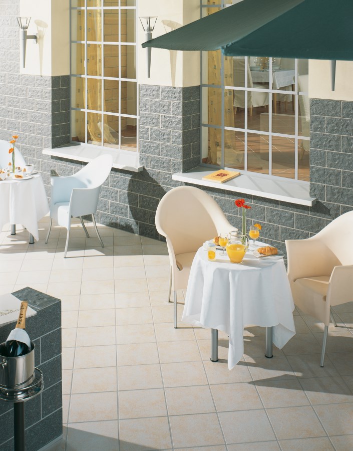 Клинкерная фасадная плитка облицовочная под камень Stroeher (Штроер) Kerabig KS 05 anthrazit рельефная, 302*148*12 мм