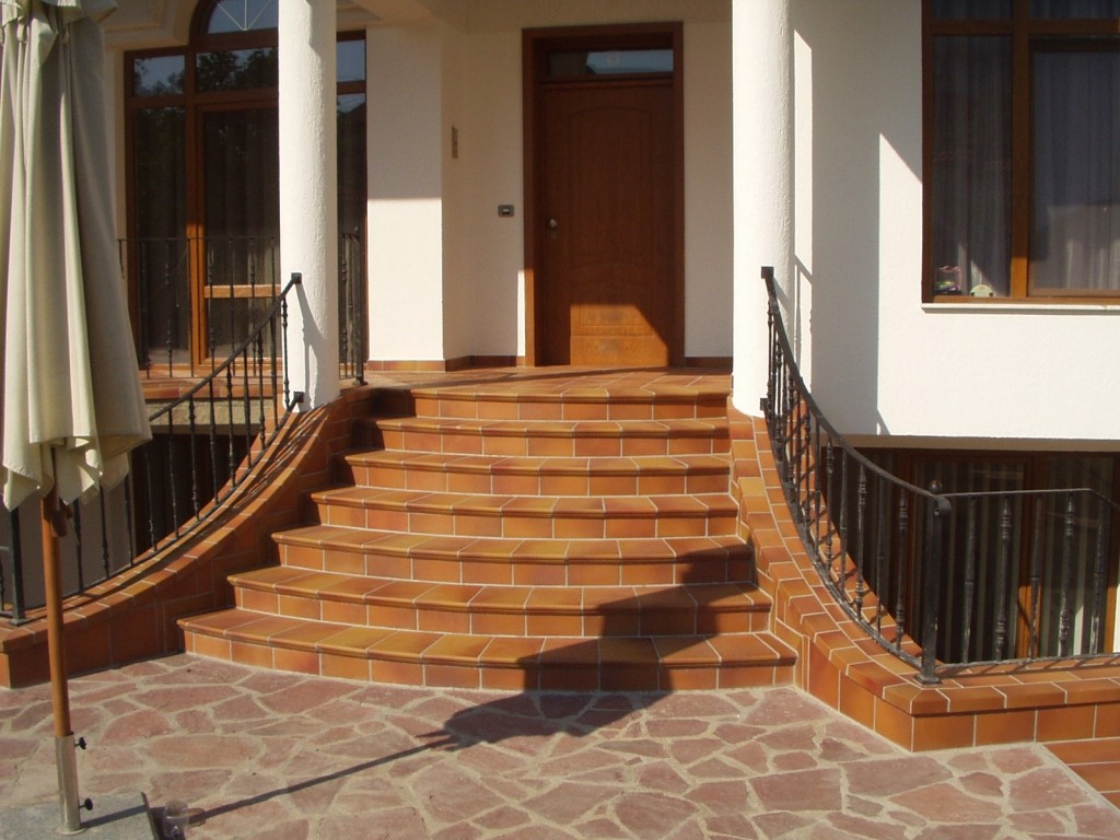 Клинкерная Плитка напольная противоскользящая  EURAMIC CLASSIC 305 puma 240*240*12 мм