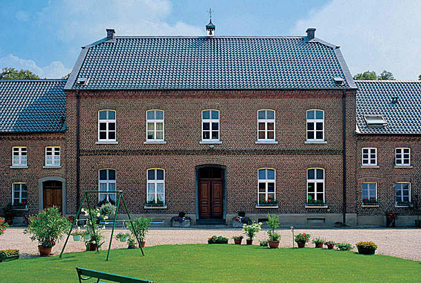 Керамическая черепица рядовая Roben Limburg черный матовая глазурь