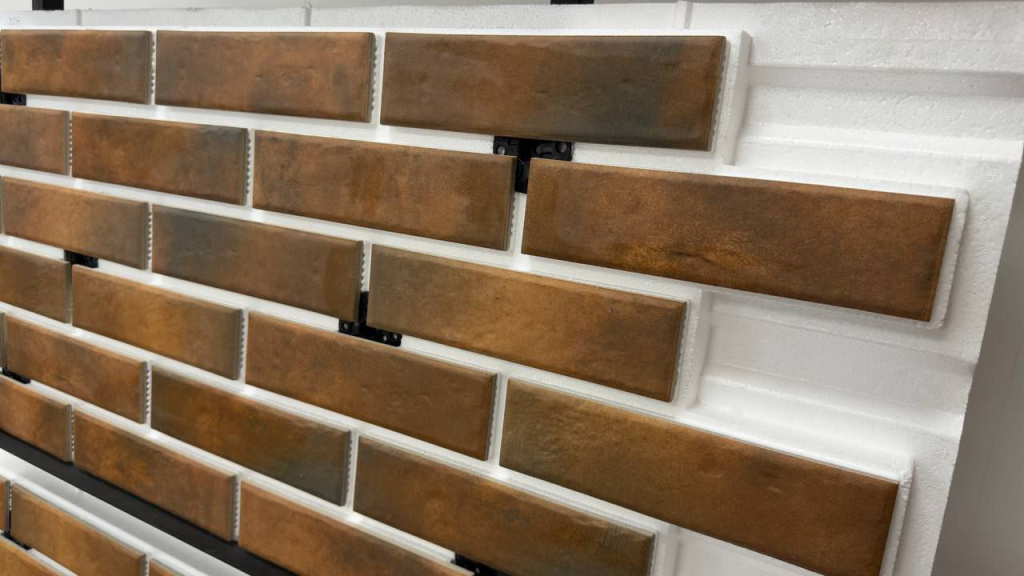 Клинкерная плитка на термопанели крупно