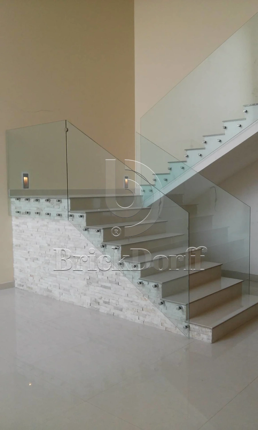 Кварцит Белый 600*150*10-20 мм, натуральный камень для интерьера BD