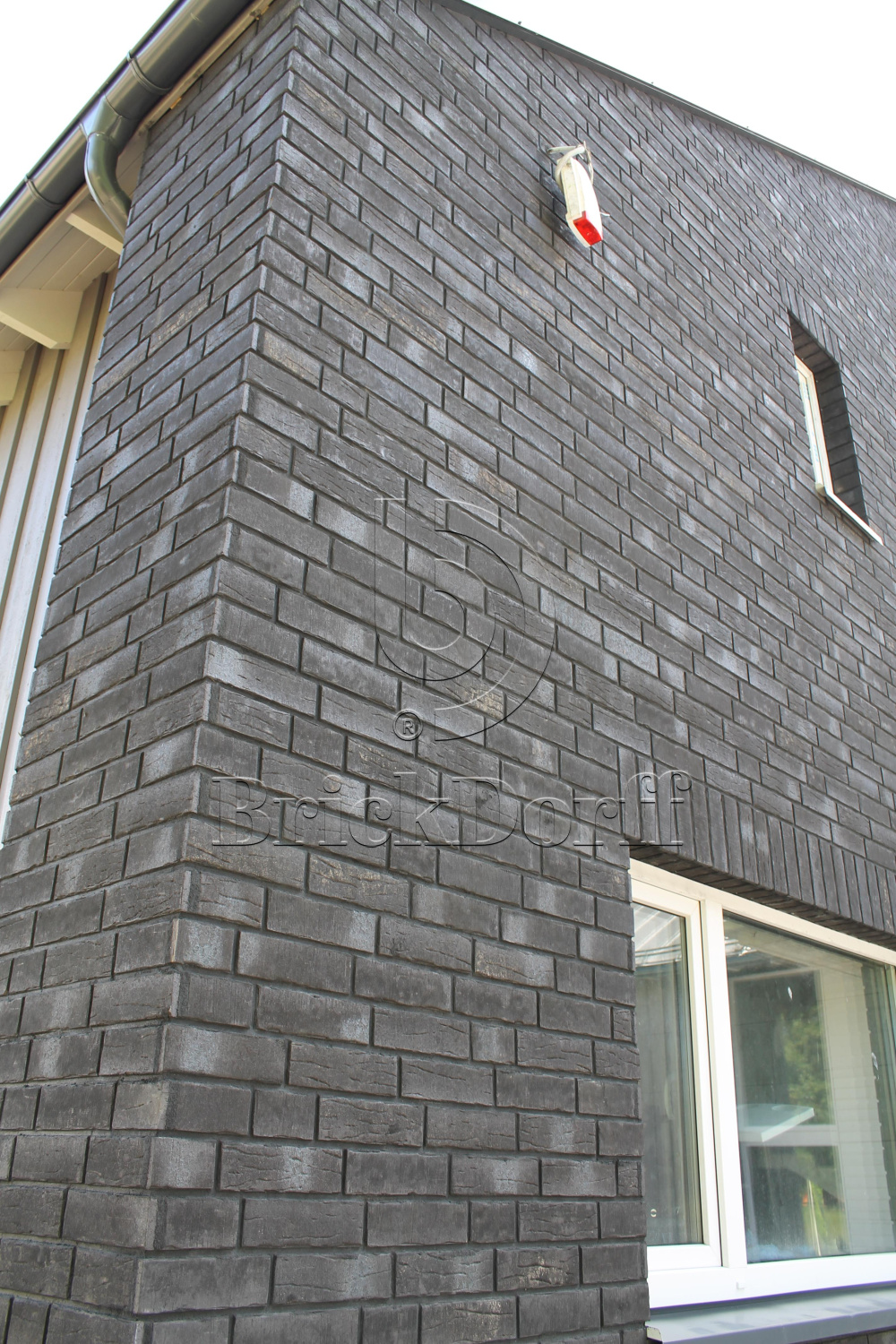 Клинкерная фасадная плитка облицовочная под кирпич Stroeher (Штроер) Steinlinge 376 platinschwarz рельефная NF14, 240*71*14 мм