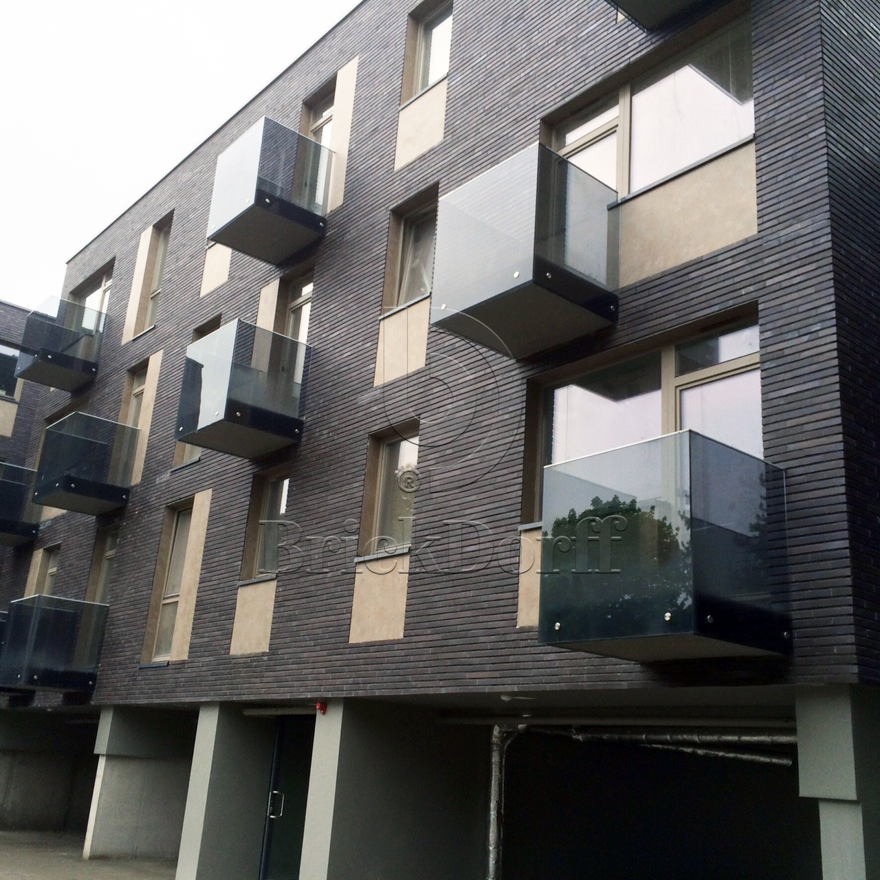 Клинкерная фасадная плитка облицовочная под кирпич Stroeher (Штроер) Glanzstueck Glanzstueck № 1 рельефная, 440*52*14 мм