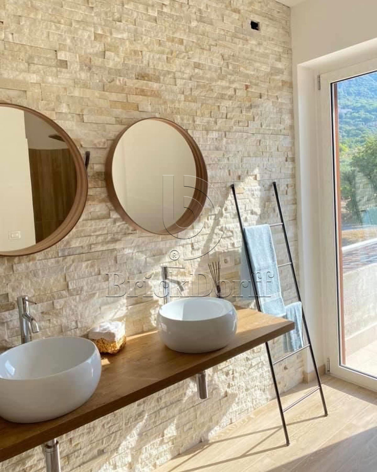 Кварцит Бежевый 600*150*10-20 мм, натуральный камень для интерьера и фасада BD