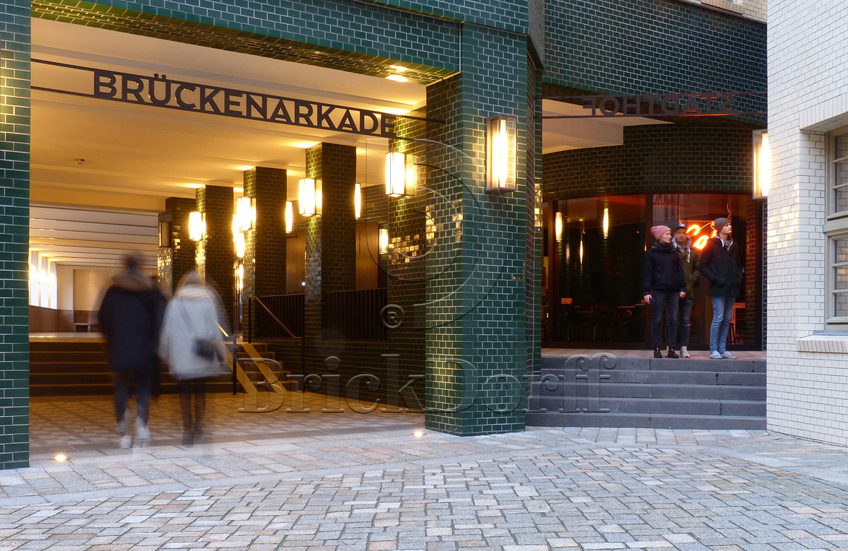 Глазурованная клинкерная фасадная плитка облицовочная под кирпич Зеленая, 240*71*10 мм