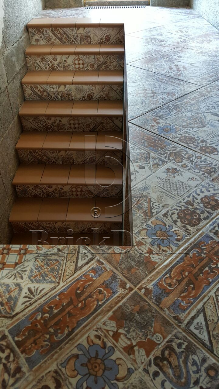 Клинкерная ступень Фронтальная противоскользящая плитка ЭкоКлинкер Natural Sand Песочный 330*250*40*14 мм