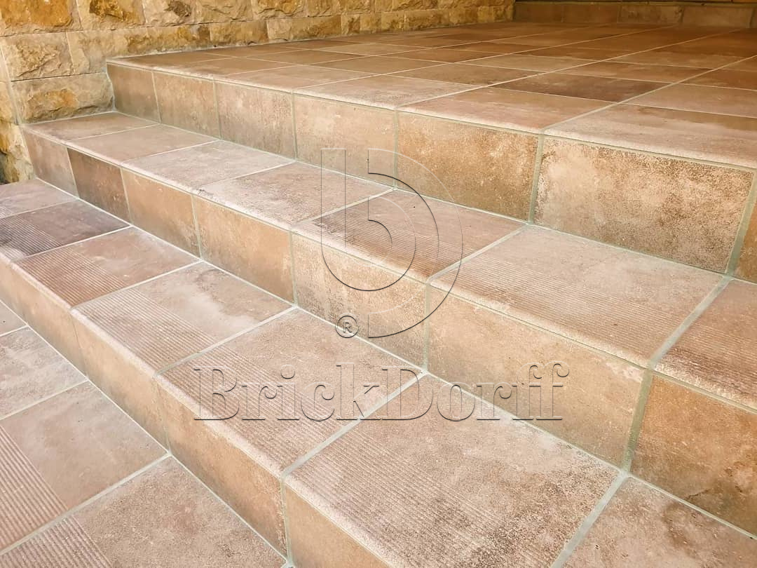 Scandiano Ochra ступень флорентинер противоскользящая с капиносом, охровая 330x300x11 мм