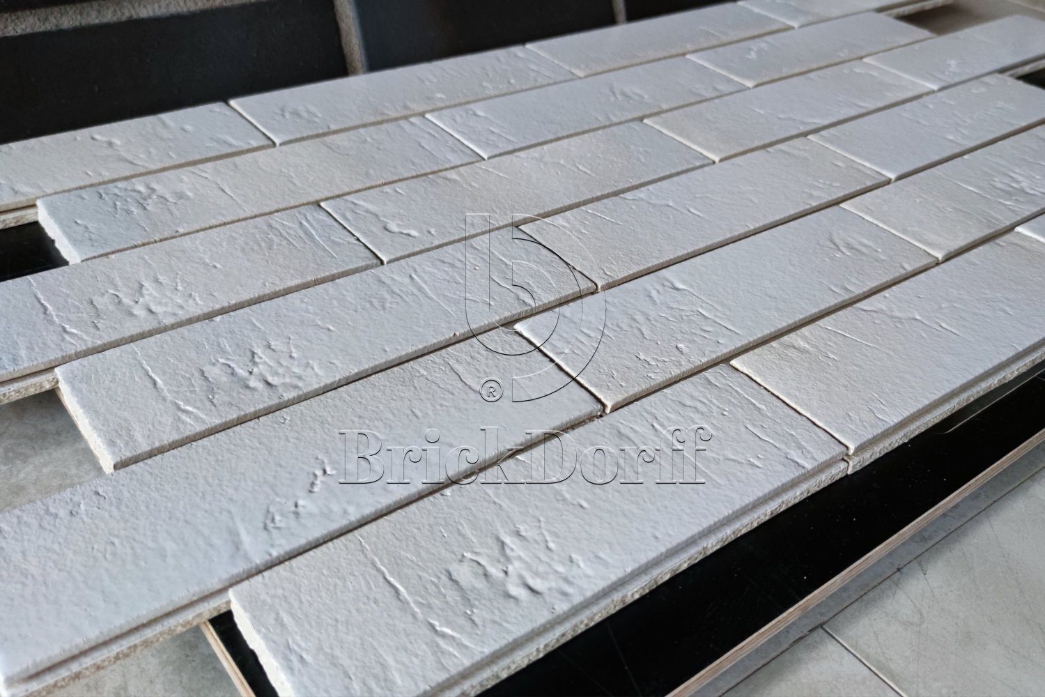 Белый перламутр  240х71х14 Клинкерная фасадная плитка облицовочная под кирпич для ВентФасада с затиркой шва