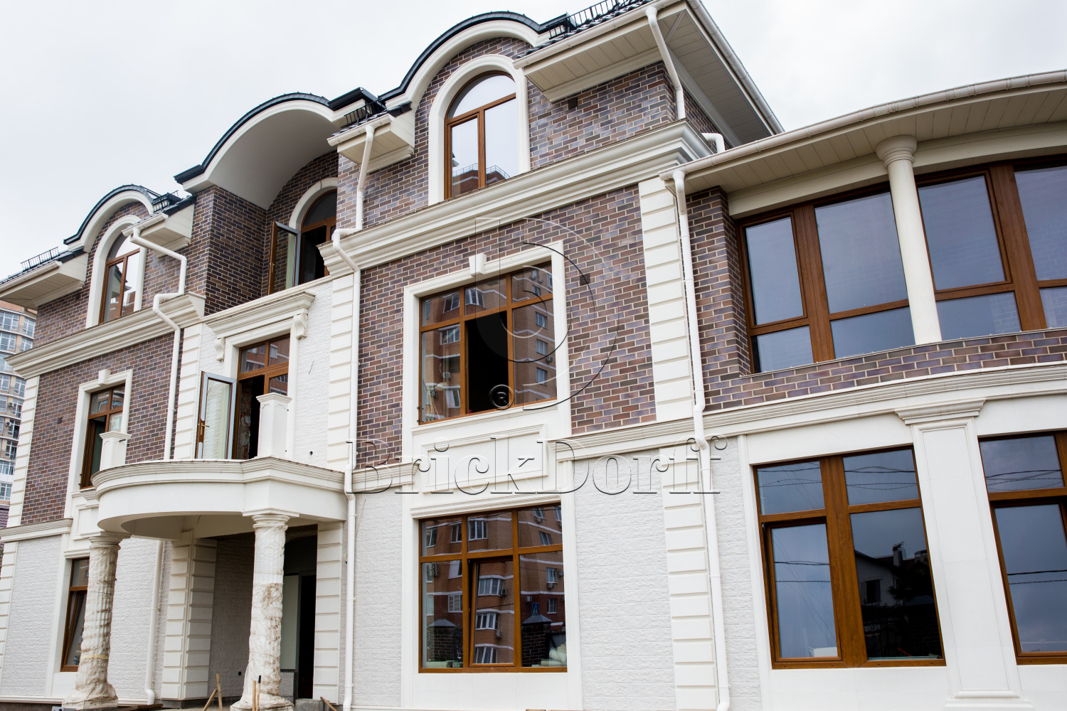 Клинкерная фасадная плитка облицовочная под камень Stroeher (Штроер) Kerabig KS 01 weis рельефная, 302*148*12 мм