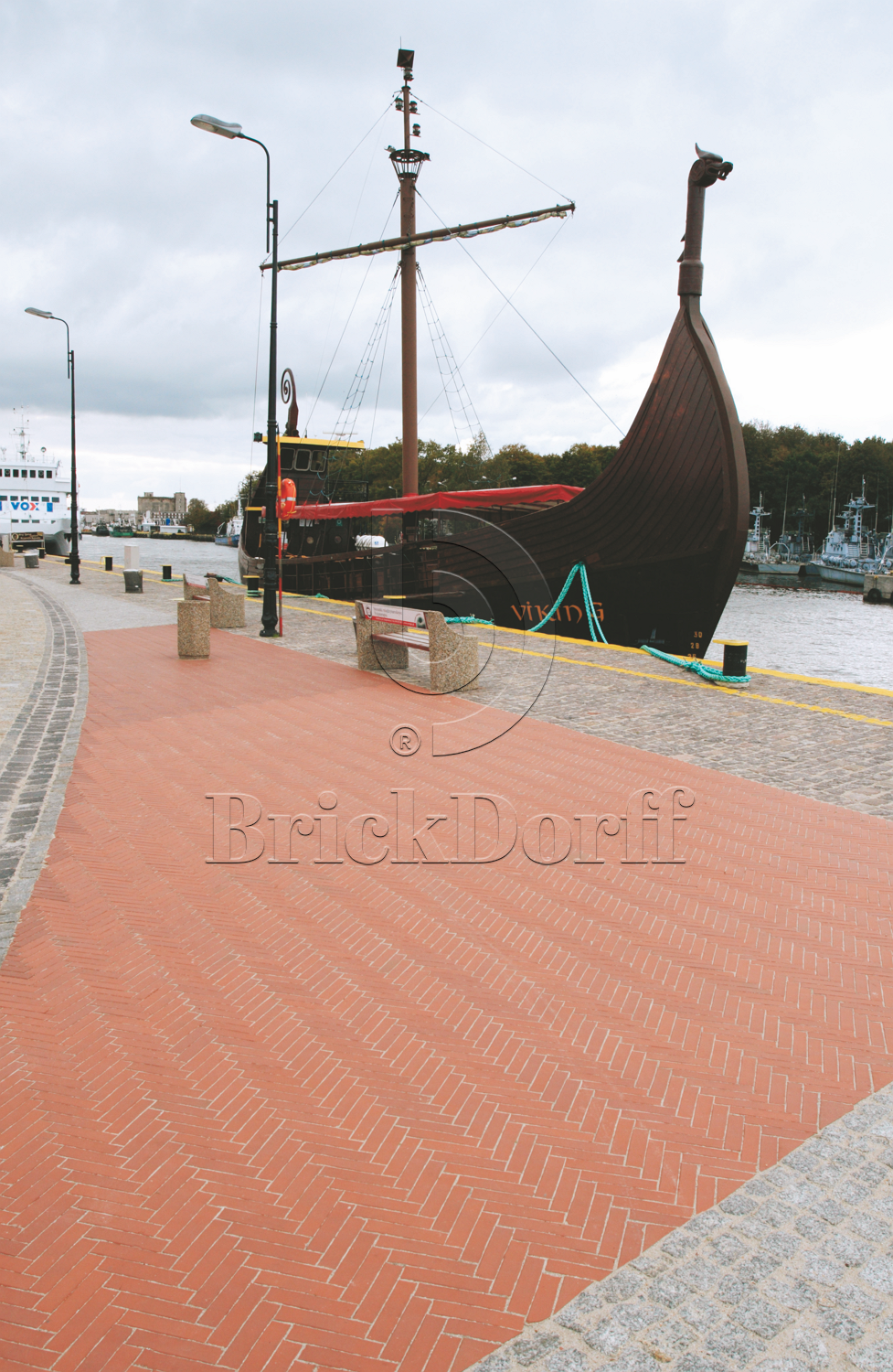 Тротуарная плитка / брусчатка Клинкерная красная LHL klinker  KAHARI 200*100*47 мм