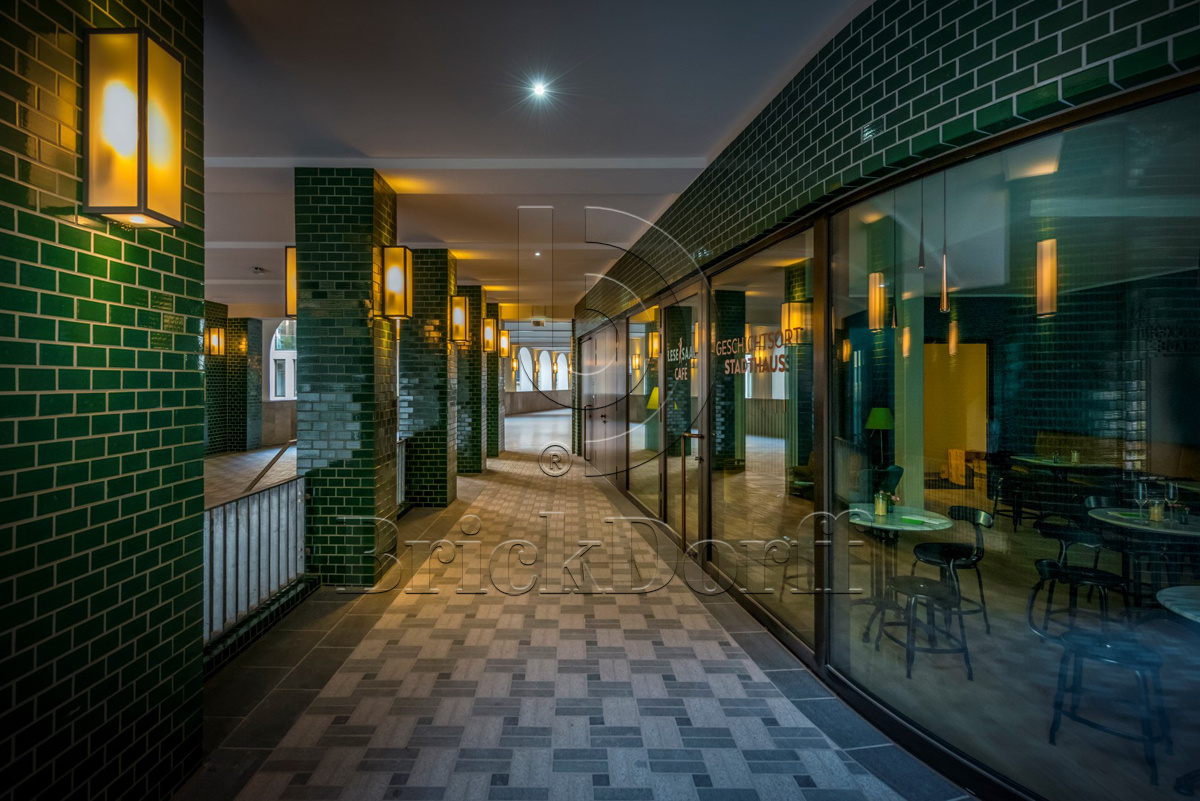 Глазурованная клинкерная фасадная плитка облицовочная под кирпич Зеленая, 240*71*10 мм