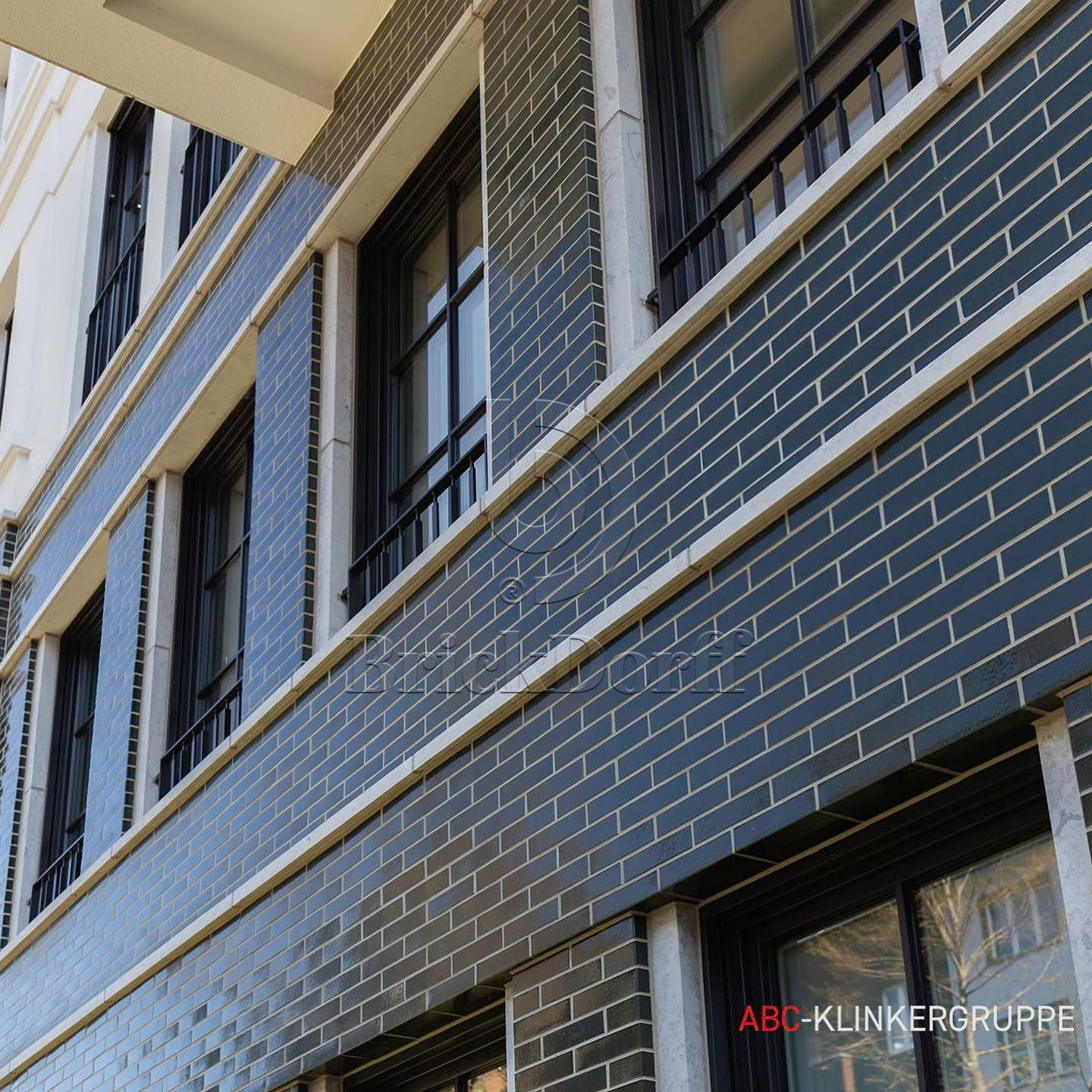 №38 Глазурованная Фасадная плитка Клинкерная облицовочная под кирпич 283х84х11 мм цвет темно-синий RAL