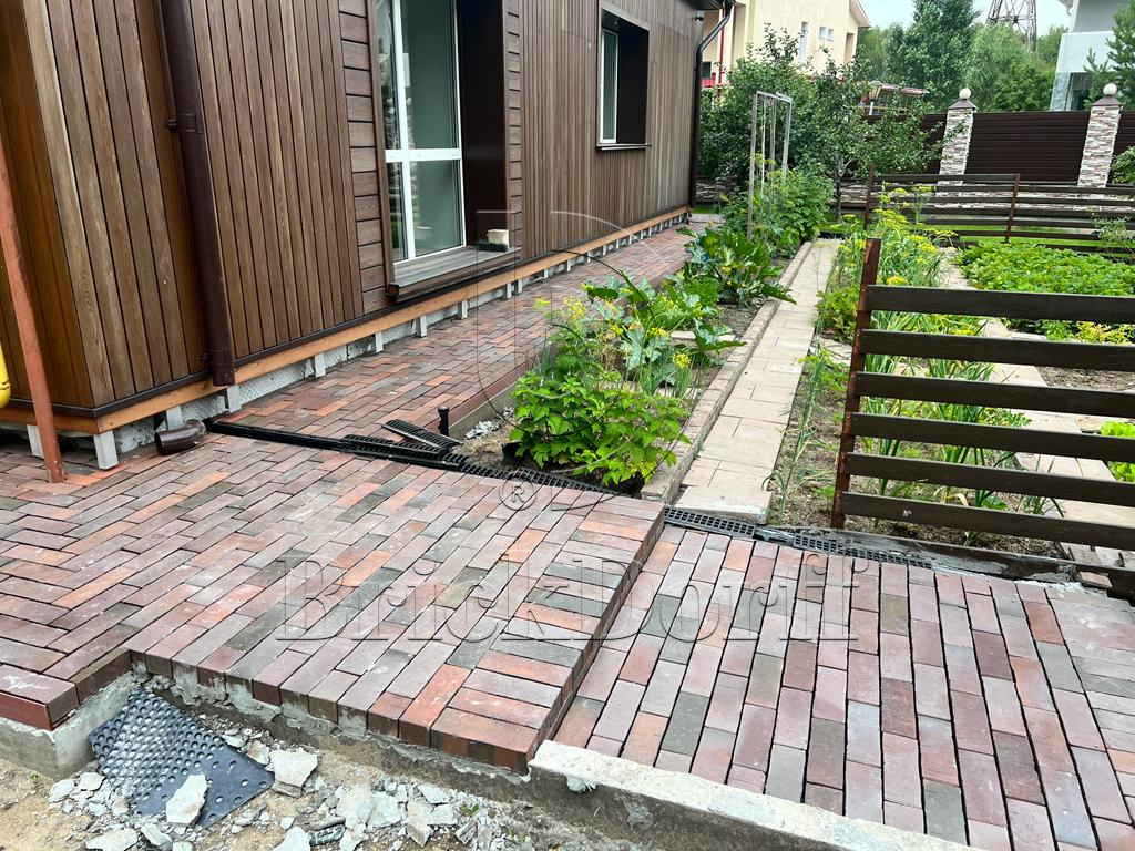 Мюнхен флэш, серая ригельная тротуарная плитка/брусчатка клинкерная 250*80*52 мм, пятый элемент