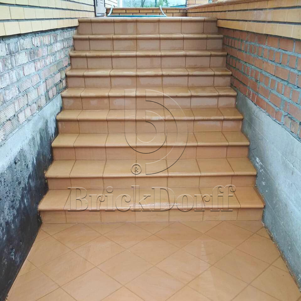 Клинкерная ступень Фронтальная противоскользящая плитка ЭкоКлинкер Natural Sand Песочный 330*250*40*14 мм