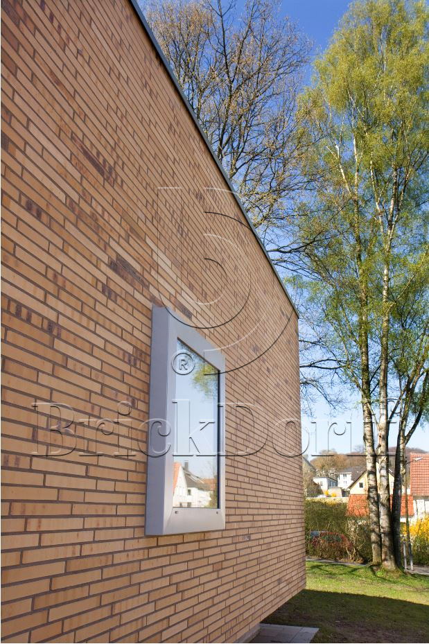 Кирпич облицовочный Клинкерный ригельный Langformat ABC 10061 St. Petersburg gelb Kohlebrand glatt DF 365*115*52 мм