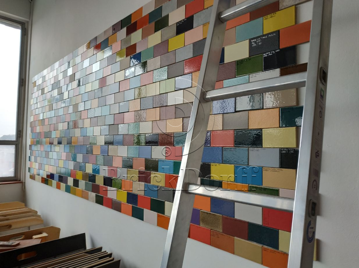 Клинкерная глазурованная фасадная плитка под кирпич цвет по RAL- уникальные цветовые решения