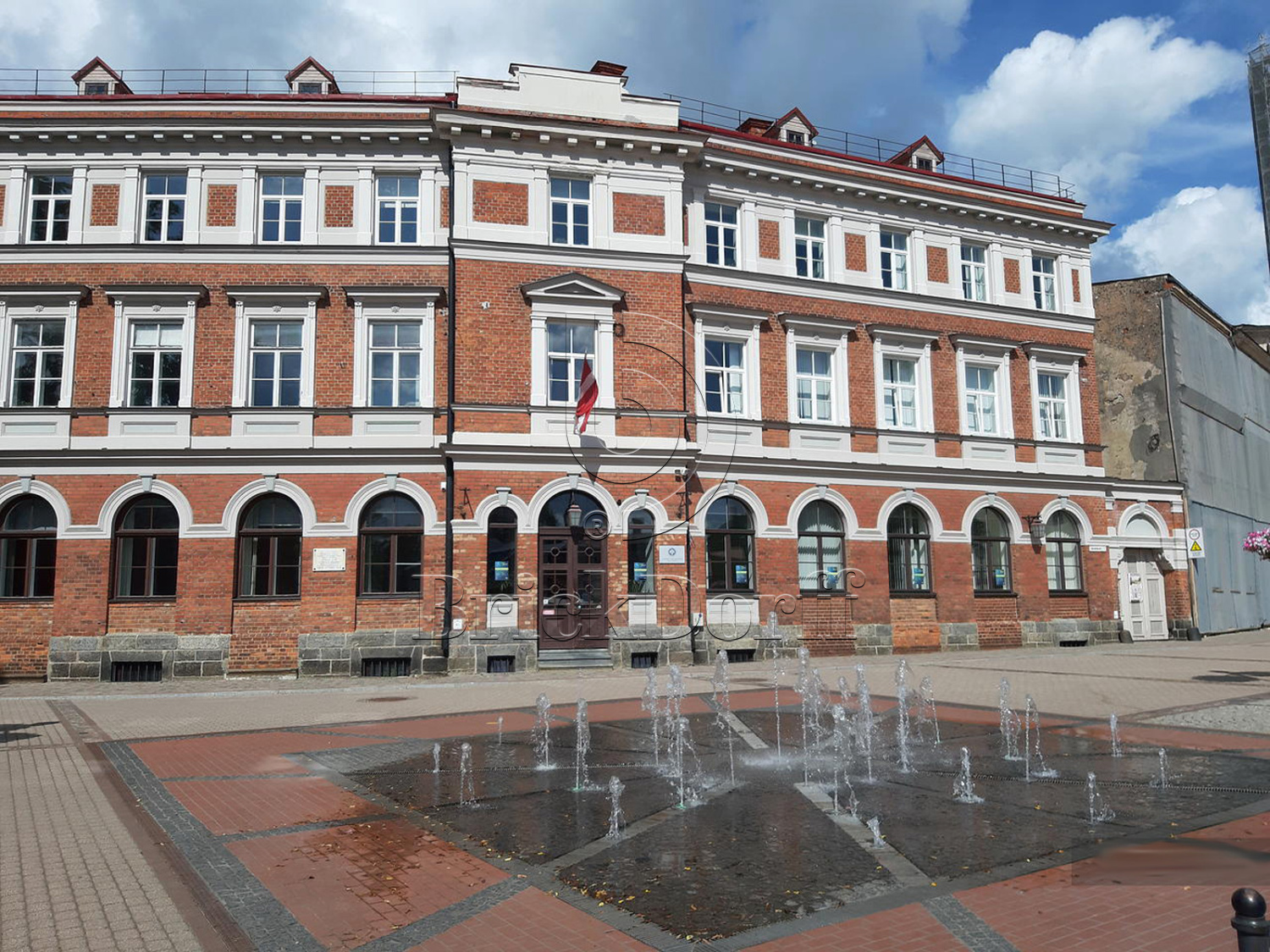 Клинкерная тротуарная плитка - брусчатка Lode JANKA Красная 200х100х52 мм