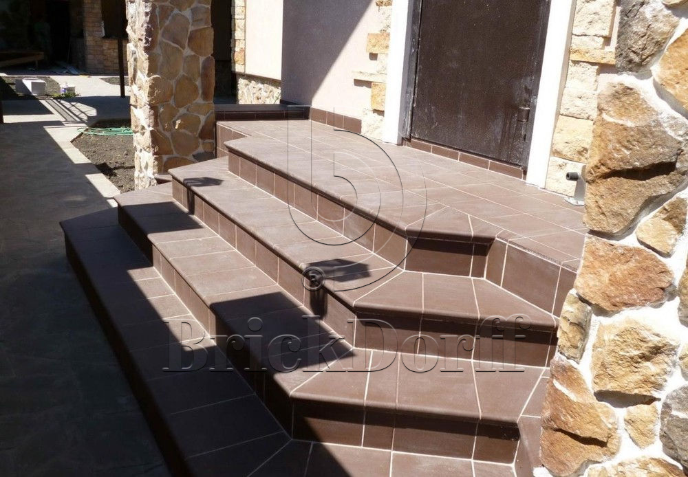 Плитка напольная противоскользящая Клинкерная Stroeher KERAPLATTE TERRA 210 brown 240*240*12 мм