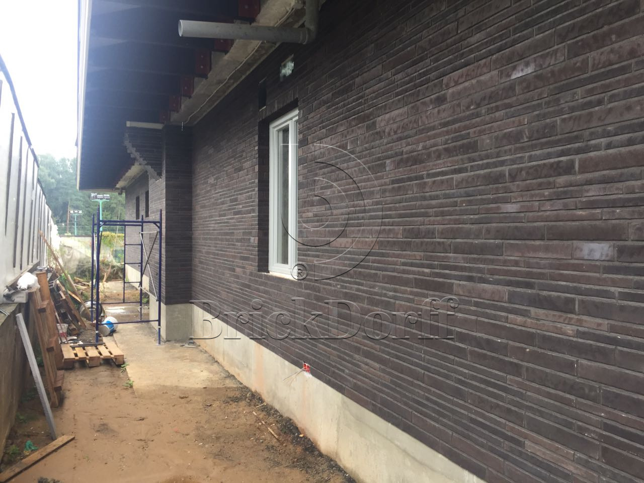 Клинкерная фасадная плитка облицовочная под кирпич Stroeher (Штроер) Zeitlos 359 kohlenglanz гладкая NF14, 240*71*14 мм