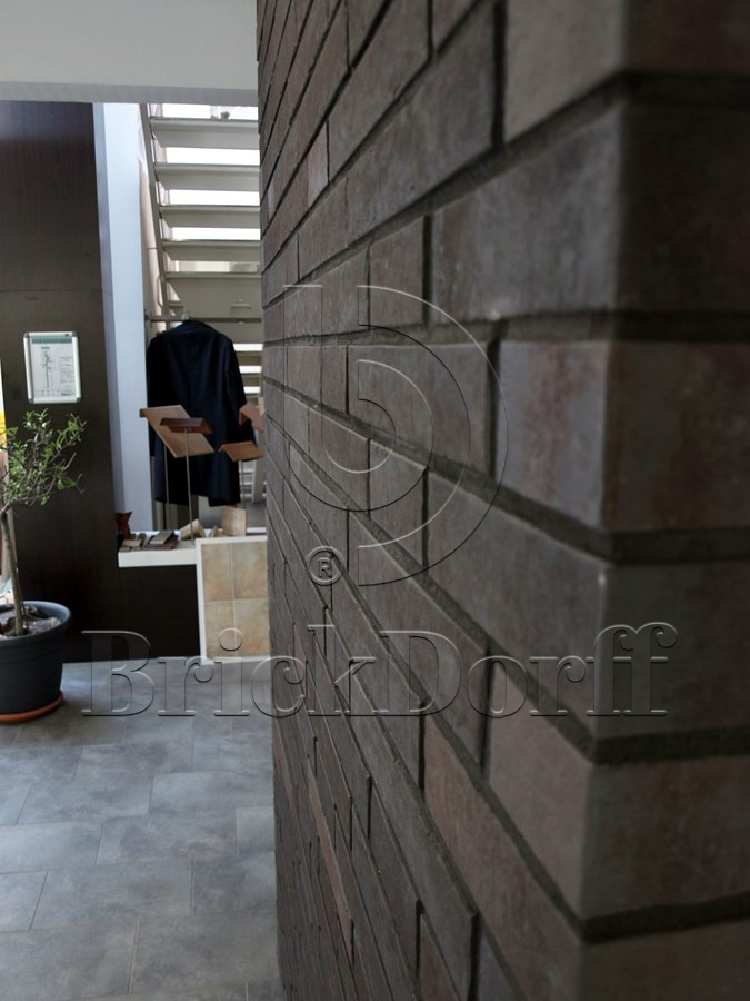 Клинкерная фасадная плитка облицовочная под кирпич Stroeher (Штроер) Zeitlos 359 kohlenglanz гладкая NF14, 240*71*14 мм