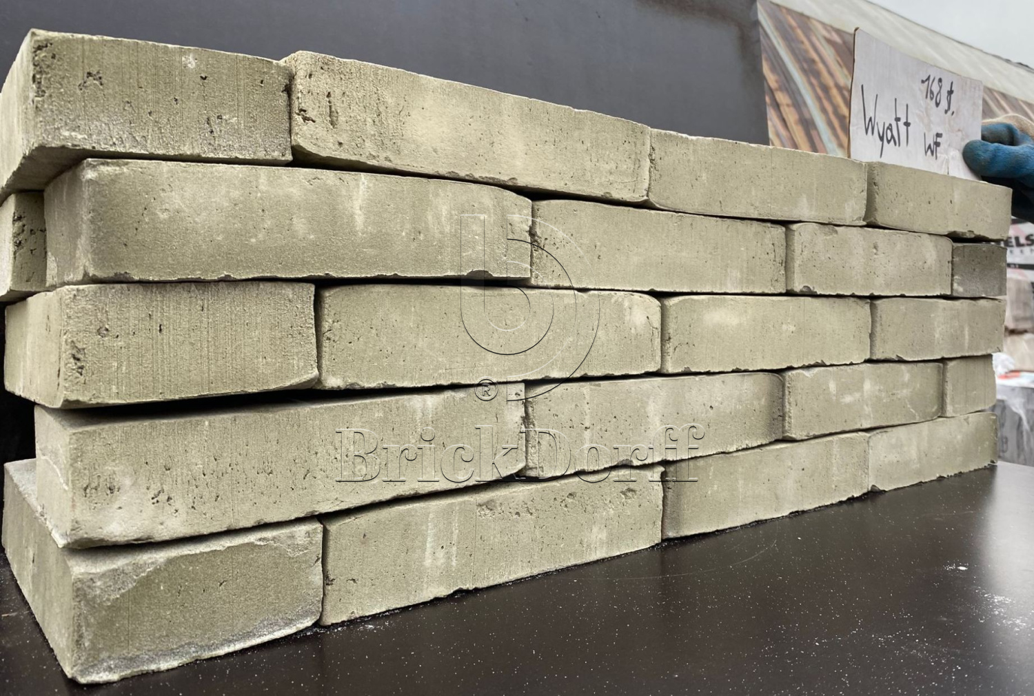 WYATT (KALAHARI) WF 215х102х51 мм, Кирпич ручной формовки Engels baksteen