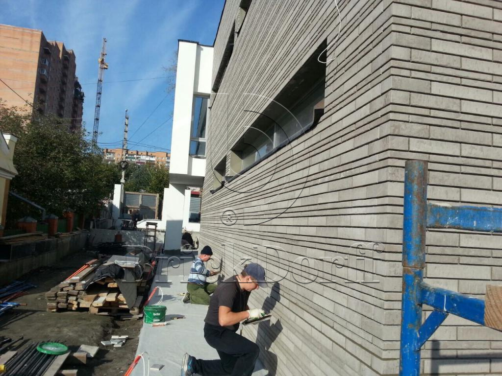 Клинкерная фасадная плитка облицовочная под кирпич Stroeher (Штроер) Zeitlos 237 austerrauch рельефная, 400*71*14 мм