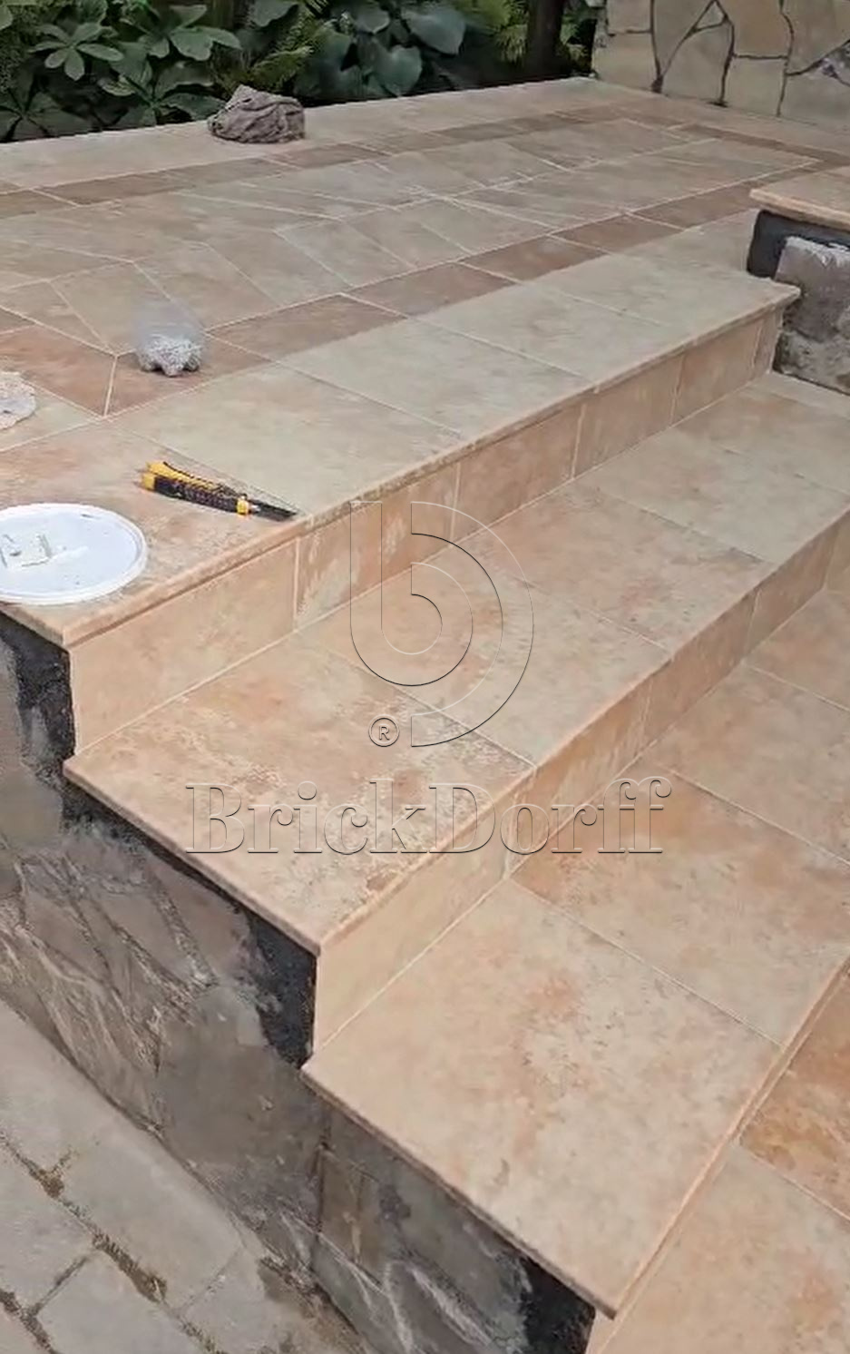 Ilario Beige ступень угловая флорентинер противоскользящая с капиносом 330x330x11 мм