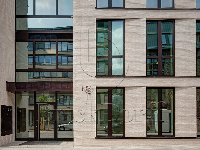 Клинкерная фасадная плитка облицовочная под кирпич Stroeher (Штроер) Glanzstueck Glanzstueck № 3 рельефная, 440*52*14 мм