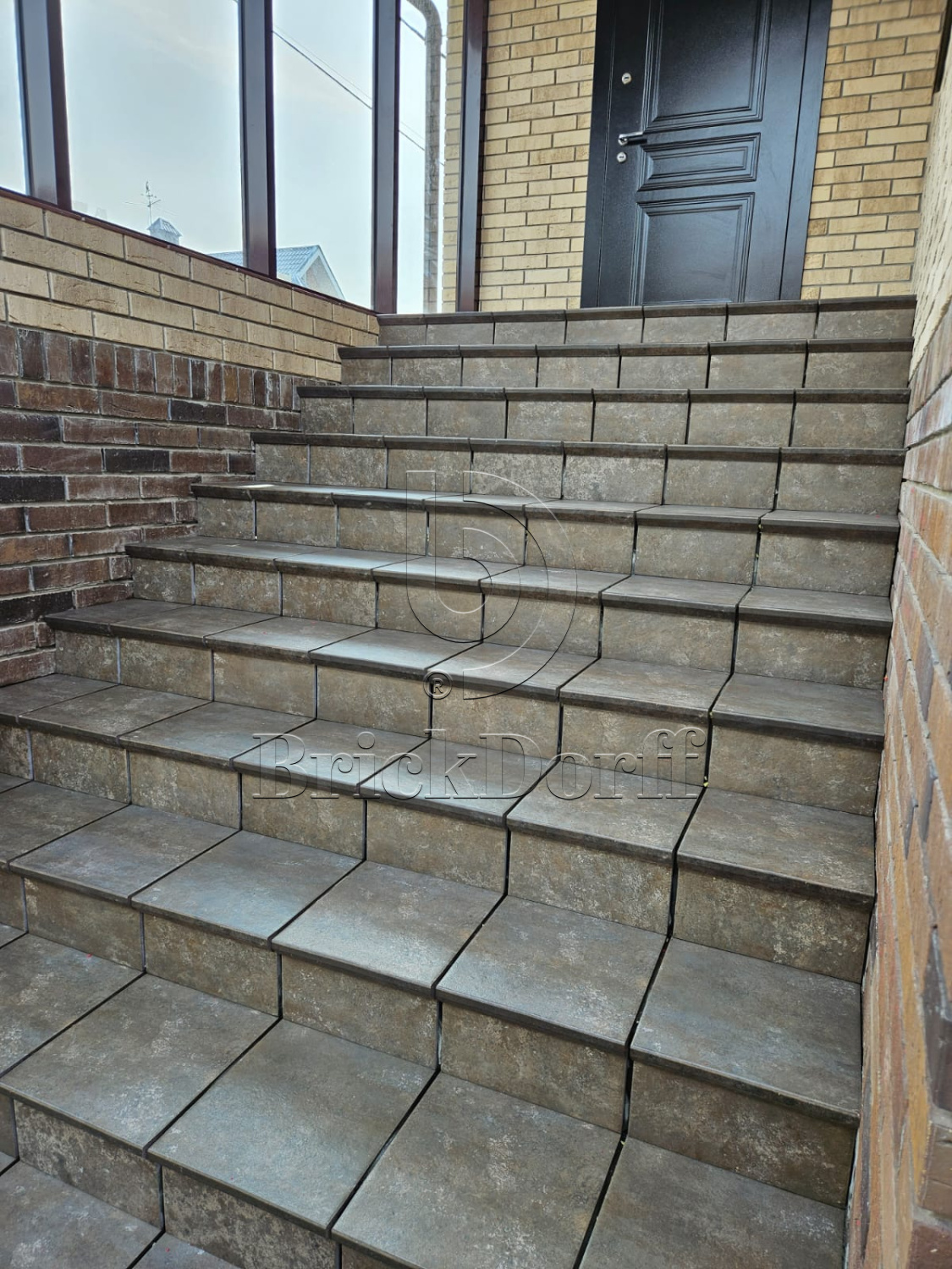 Ilario Braun ступень флорентинер противоскользящая с капиносом, коричневая 330x300x11 мм