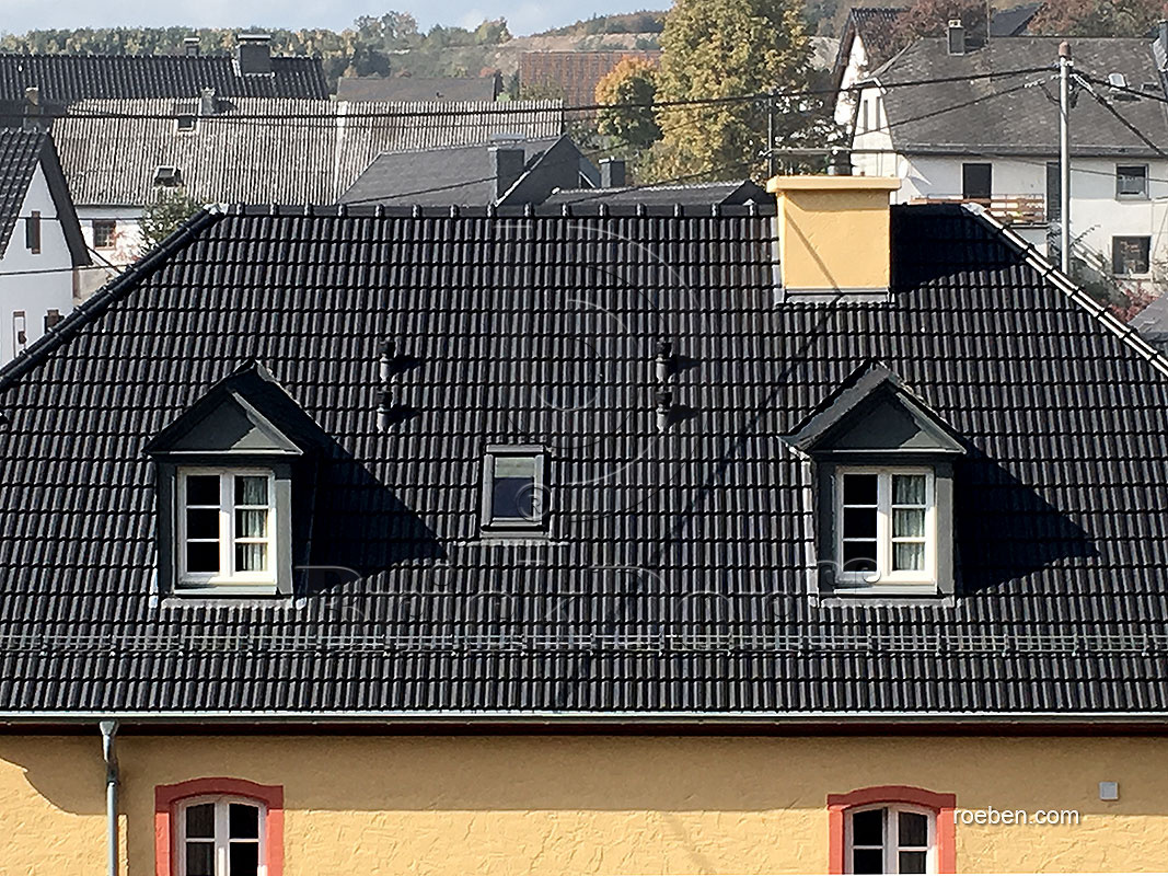 Керамическая черепица рядовая Roben Elsass антрацит ангоб