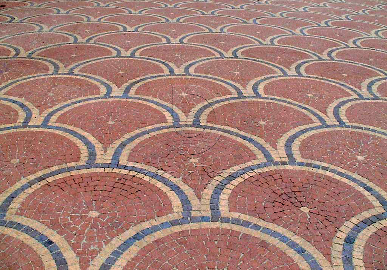 Красная тротуарная плитка/брусчатка клинкерная , мозаика с фаской (делится на 8 частей 60х60х52) 240*120*52 мм, пятый элемент